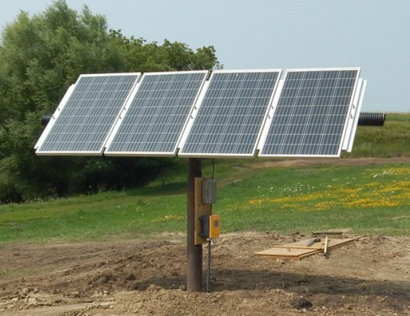 3OSP15-197E | Up to 197 ft, 14.5 GPM, 0.8HP, solar submersible pump, with external controller